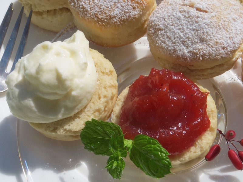 Scones Berberitze